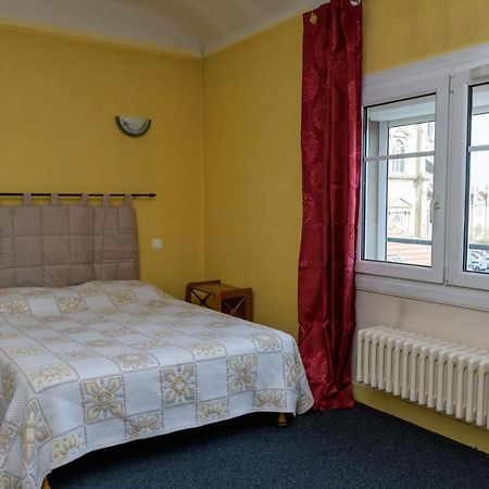 Hotel De La Cloche Sp แร็งส์ ภายนอก รูปภาพ