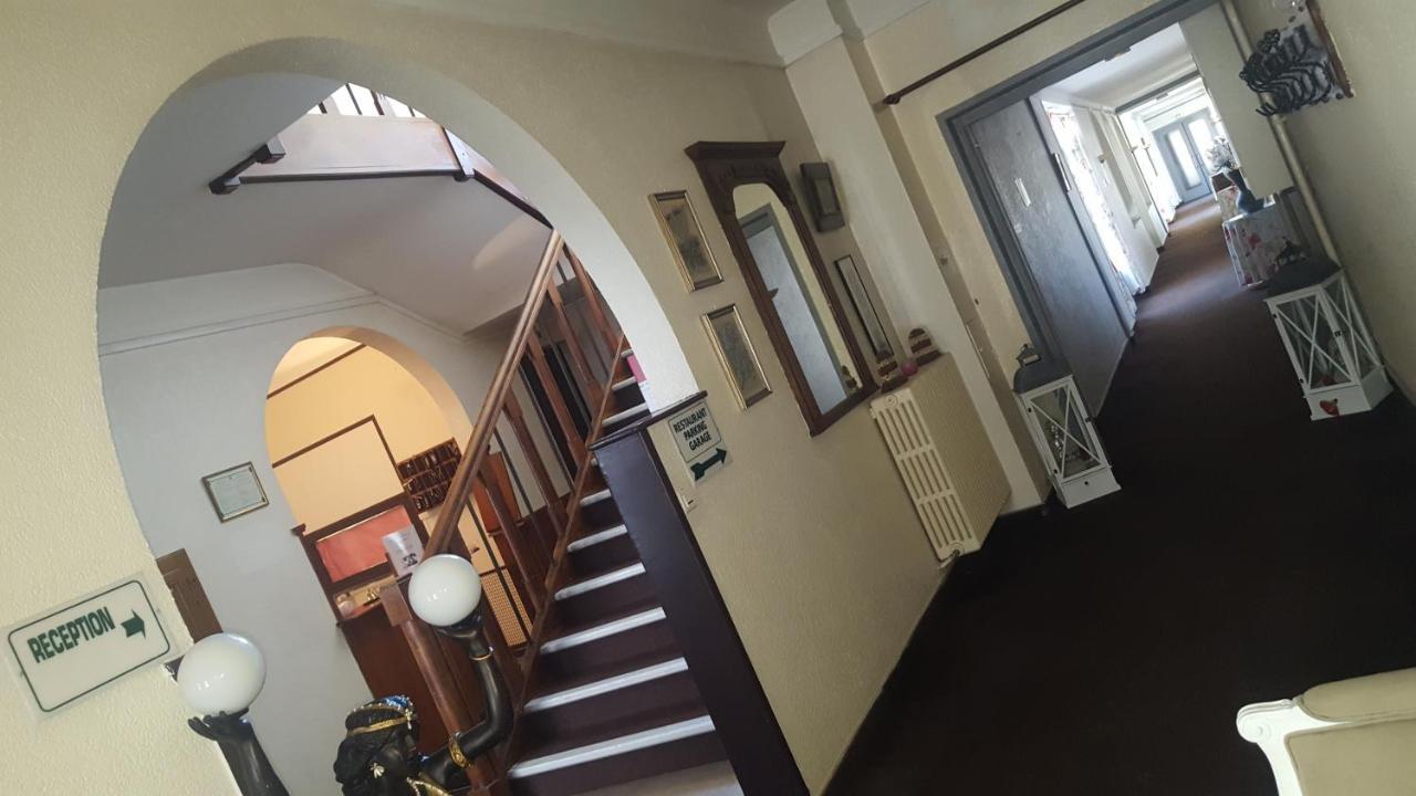 Hotel De La Cloche Sp แร็งส์ ภายนอก รูปภาพ