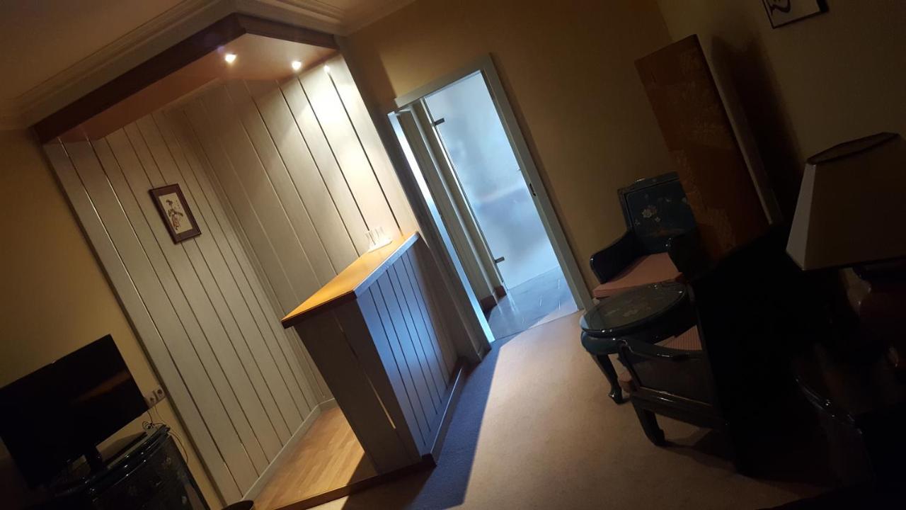 Hotel De La Cloche Sp แร็งส์ ภายนอก รูปภาพ