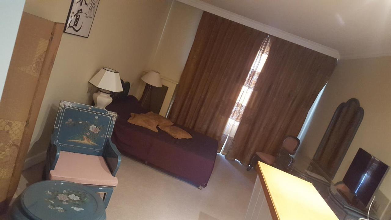 Hotel De La Cloche Sp แร็งส์ ภายนอก รูปภาพ