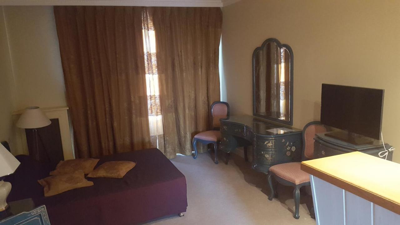Hotel De La Cloche Sp แร็งส์ ภายนอก รูปภาพ