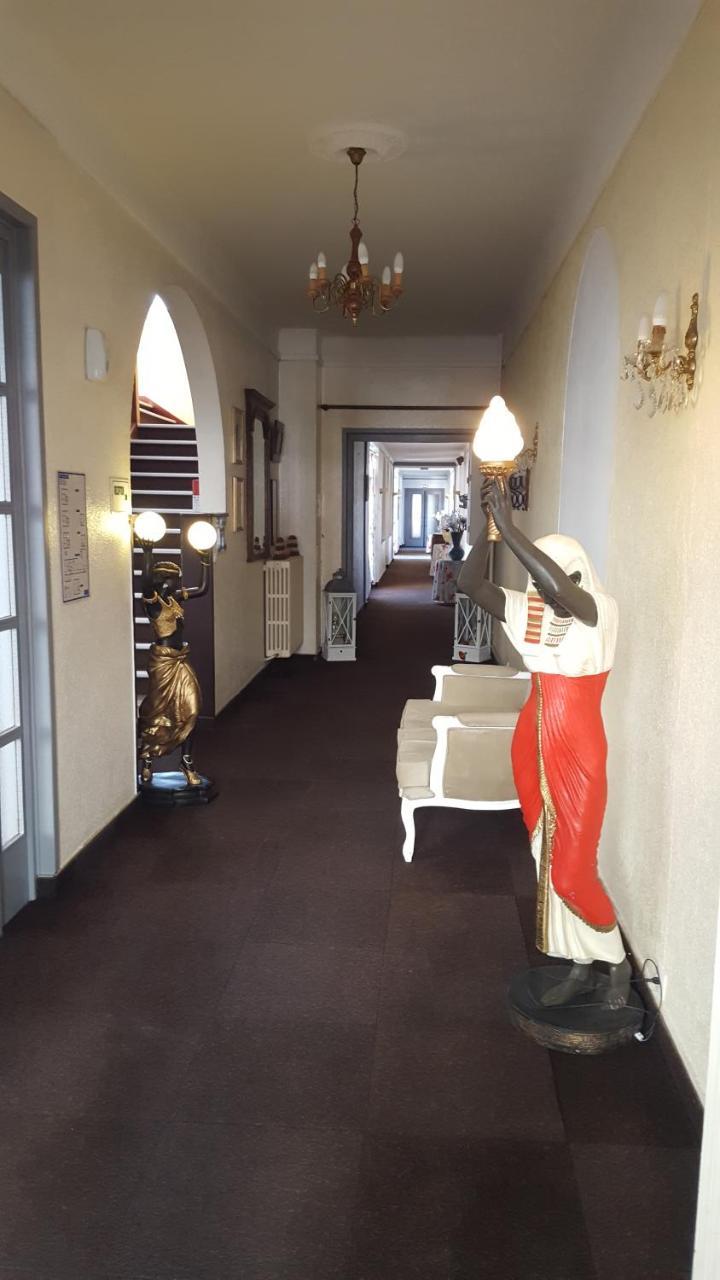 Hotel De La Cloche Sp แร็งส์ ภายนอก รูปภาพ