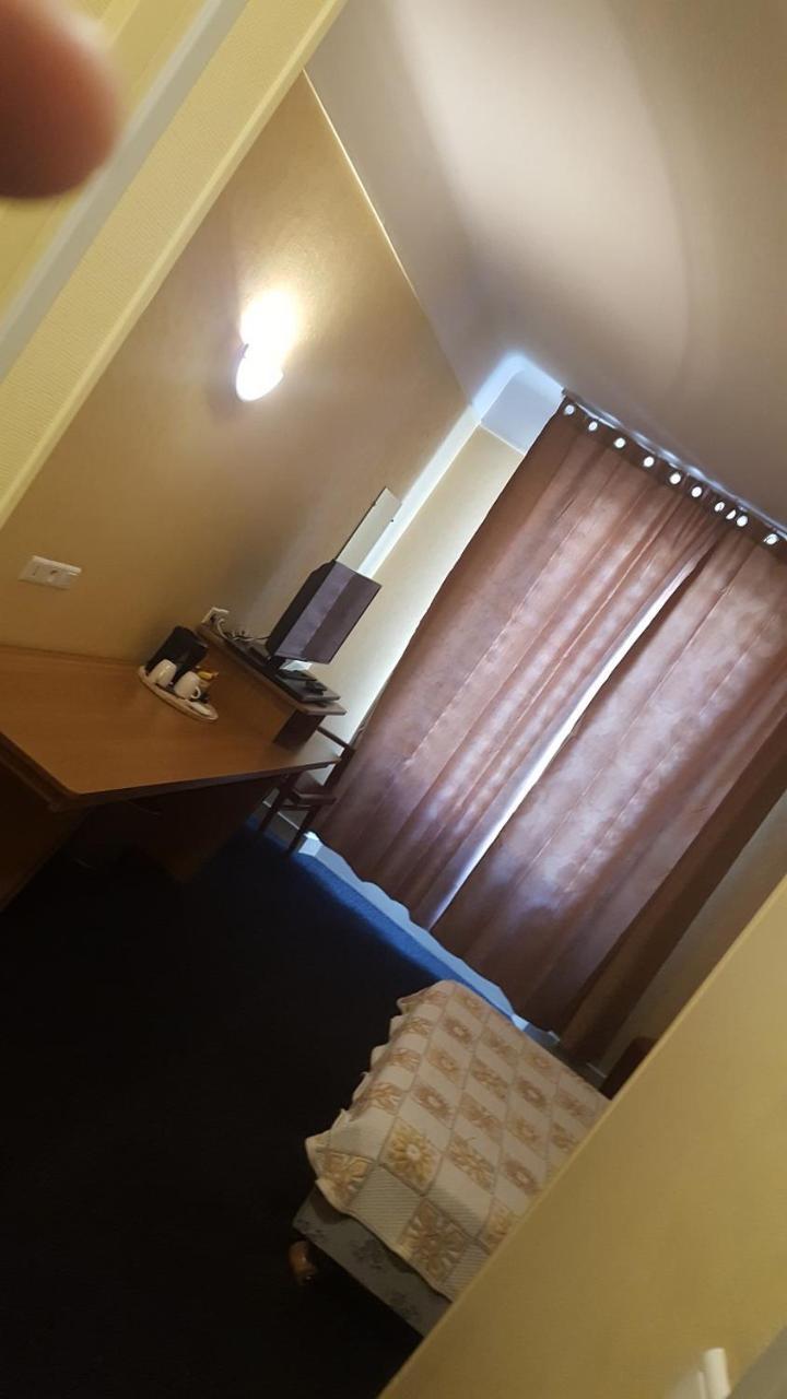 Hotel De La Cloche Sp แร็งส์ ภายนอก รูปภาพ