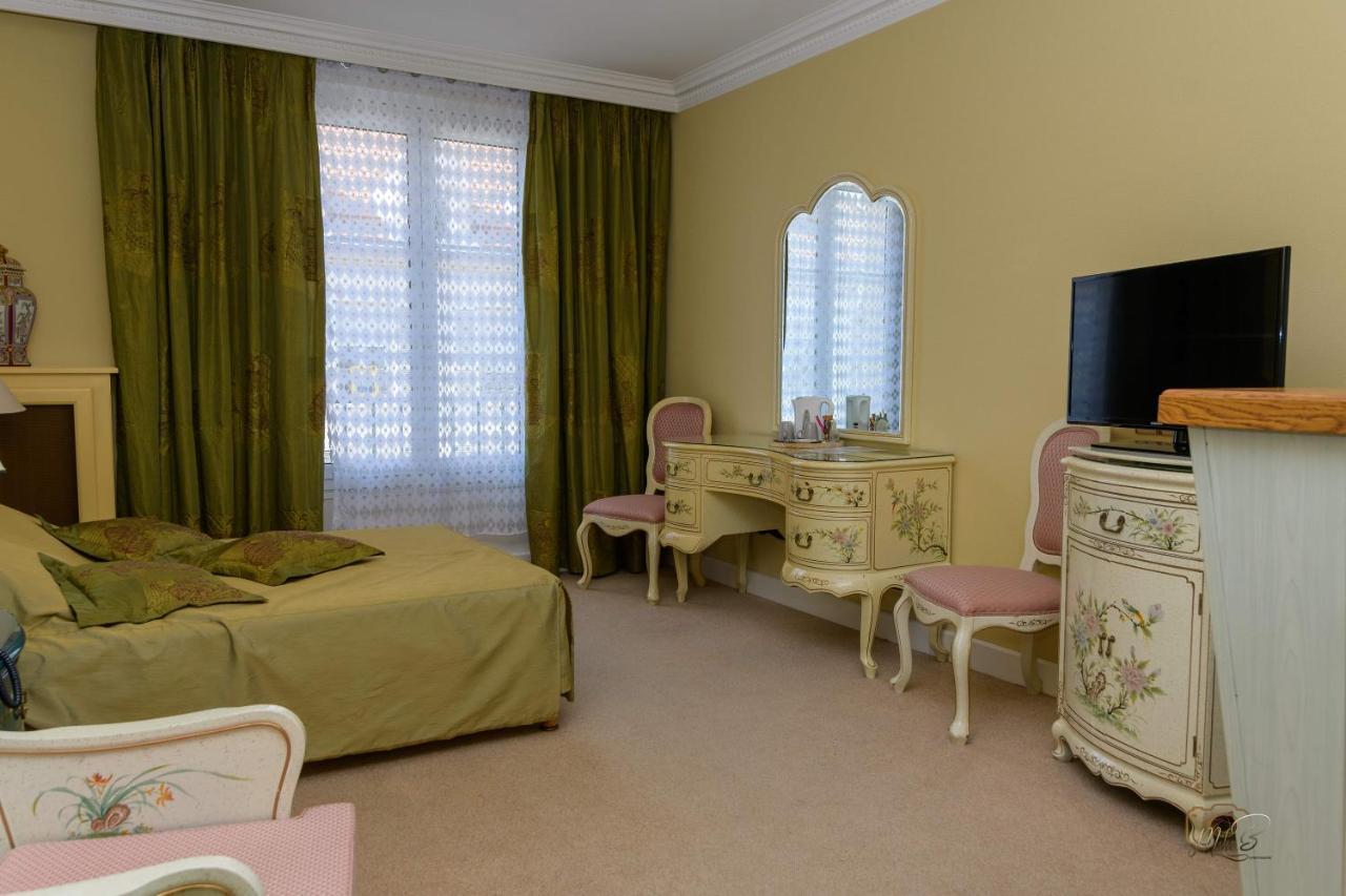 Hotel De La Cloche Sp แร็งส์ ภายนอก รูปภาพ