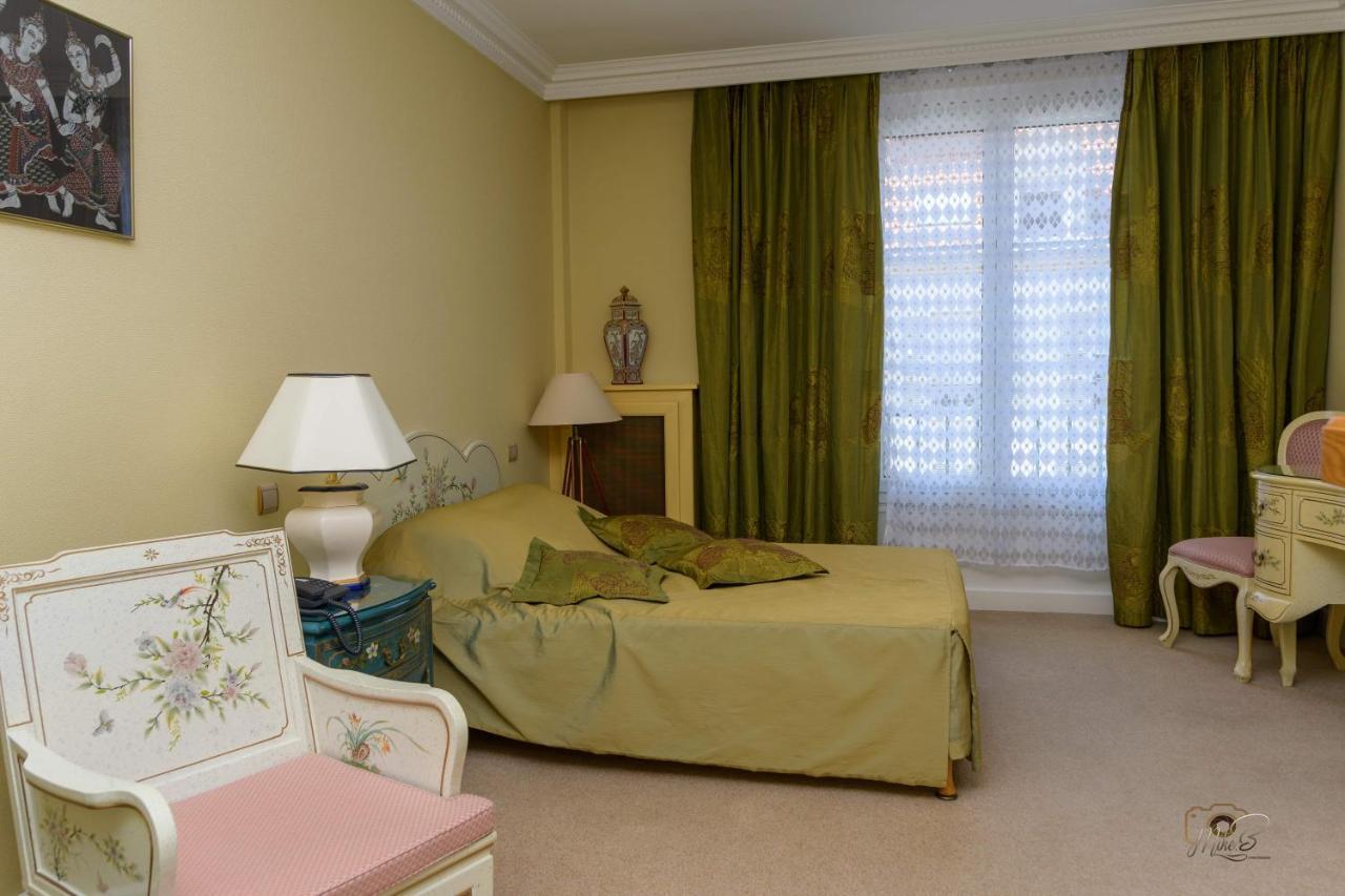 Hotel De La Cloche Sp แร็งส์ ภายนอก รูปภาพ